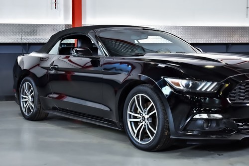 2017 Ford Mustang Convertible 2.3 Ecoboost till salu (bild 59 av 81)