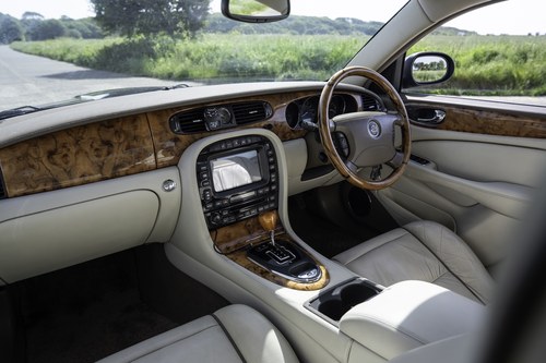 2004 Jaguar XJ Super V8 LWB à venda (imagem 66 de 179)