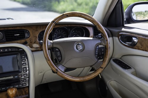 2004 Jaguar XJ Super V8 LWB à venda (imagem 68 de 179)