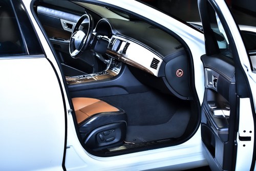 2012 Jaguar XF Saloon 5,0L Supercharged V8 à venda (imagem 38 de 91)