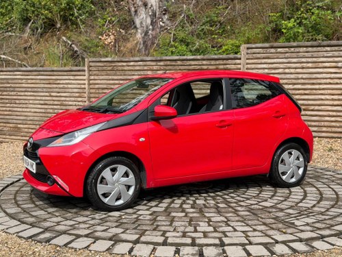 2014 Toyota Aygo 1.0 VVT-i x-play x-shift Euro 5 5dr Euro 5 A vendre