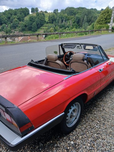 1985 Alfa Romeo Spider 2L Series 3 Graduate till salu (bild 46 av 54)