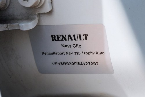 2016 Renault Clio RS 220 Trophy à vendre (picture 21 of 201)