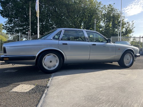 1994 Daimler Double Six Te koop (foto 6 van 91)