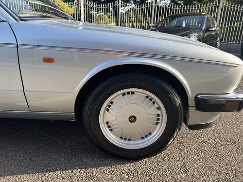 1994 Daimler Double Six Te koop (foto 8 van 91)