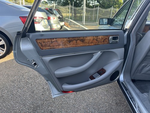 1994 Daimler Double Six Te koop (foto 41 van 91)