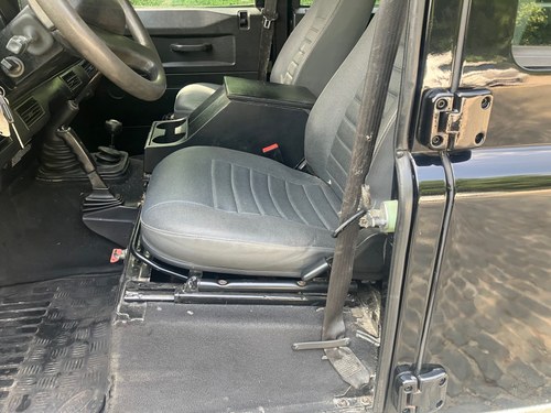 2006 Land Rover Defender 110 Station Wagon Te koop (foto 22 van 80)