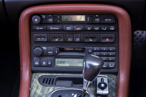 2002 Jaguar XKR (X100) For Sale (picture 32 of 156)