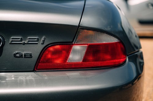 2003 BMW Z3 2.2i Manual + Factory hard top + Air Con à venda (imagem 84 de 146)