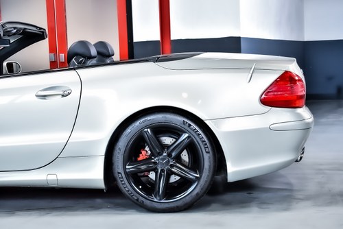 2003 Mercedes-Benz R230 SL500 "Designo Launch Edition" Te koop (foto 70 van 83)