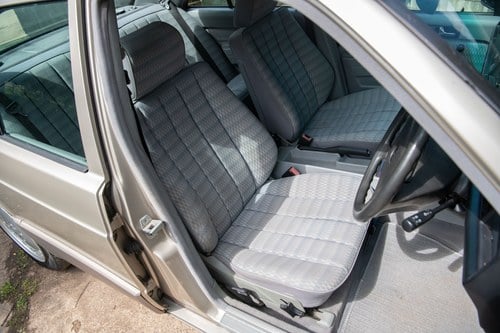 1991 Mercedes-Benz 190E (W201) till salu (bild 37 av 212)