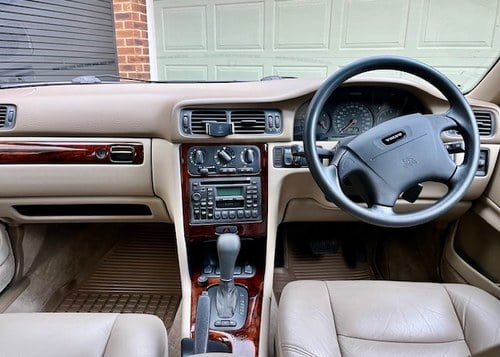 1998 Volvo V70 2.5 10v Auto (48,500 Miles) zum Verkauf (Bild 44 von 237)