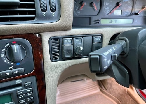 1998 Volvo V70 2.5 10v Auto (48,500 Miles) zum Verkauf (Bild 65 von 237)