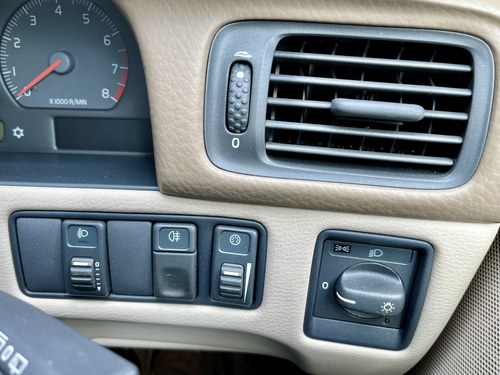 1998 Volvo V70 2.5 10v Auto (48,500 Miles) zum Verkauf (Bild 113 von 237)
