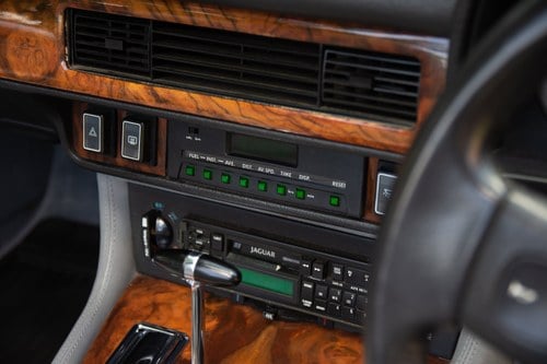 1988 Jaguar XJ-S V12 Cabriolet In vendita (immagine 9 di 163)