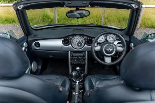 2004 MINI Cooper Convertible R52 - CHILI Pack Te koop (foto 26 van 200)