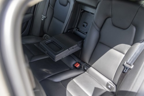 2017 Volvo S90 D4 Te koop (foto 74 van 156)