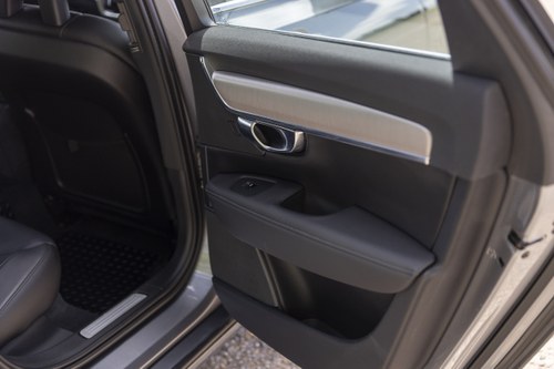 2017 Volvo S90 D4 Te koop (foto 76 van 156)