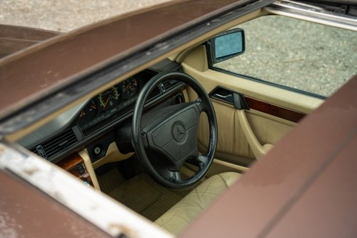 1993 Mercedes-Benz 220CE W124 En venta (imagen 10 de 178)