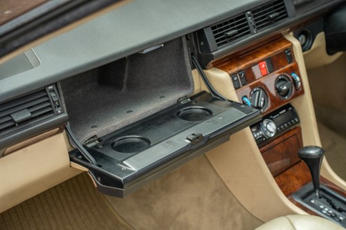 1993 Mercedes-Benz 220CE W124 En venta (imagen 34 de 178)