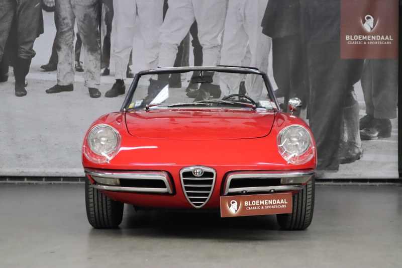 1967 Alfa Romeo Spider (Duetto) - 2 1967 Alfa Romeo Spider (Duetto) - 2