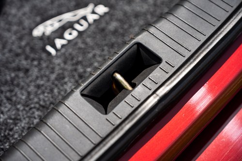 2000 Jaguar X308 XJR till salu (bild 153 av 281)