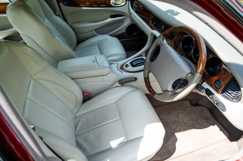 2000 Jaguar X308 XJR till salu (bild 46 av 281)