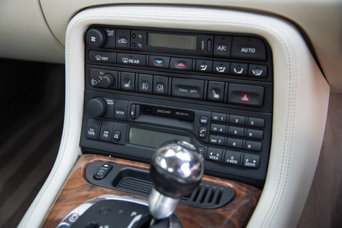 2000 Jaguar XKR Paramount 450 Te koop (foto 38 van 157)