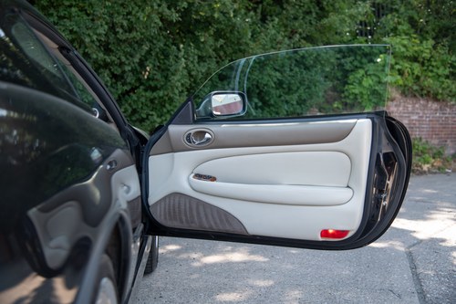 2000 Jaguar XKR Paramount 450 Te koop (foto 48 van 157)