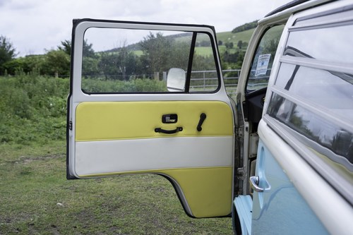1973 Volkswagen T2 Camper Van RHD Te koop (foto 26 van 151)