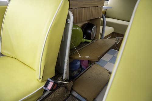 1973 Volkswagen T2 Camper Van RHD Te koop (foto 61 van 151)