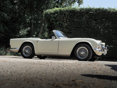 1963 Triumph TR4 with Overdrive In vendita (immagine 28 di 126)