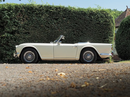 1963 Triumph TR4 with Overdrive In vendita (immagine 46 di 126)