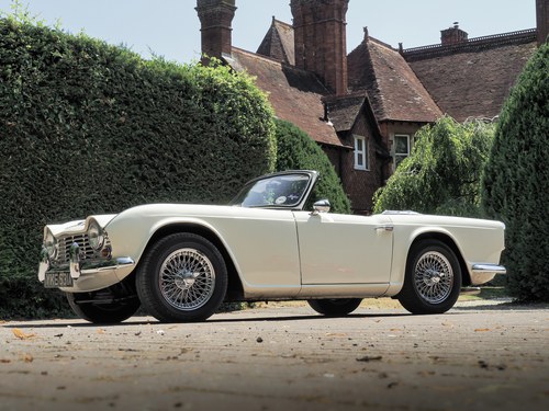 1963 Triumph TR4 with Overdrive In vendita (immagine 47 di 126)
