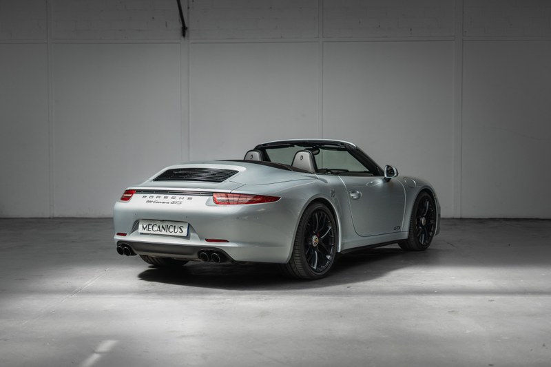 2015 Porsche 911 - 2 2015 Porsche 911 - 2