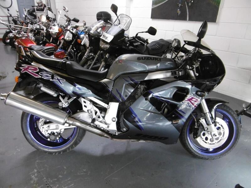 1994 Suzuki GSX R 1100 - 2 1994 Suzuki GSX R 1100 - 2