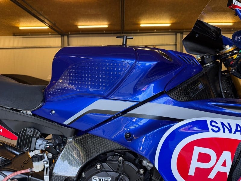 2021 Yamaha R1 - 2 2021 Yamaha R1 - 2
