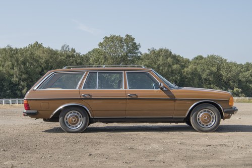 1981 Mercedes-Benz 230 TE S123 - 43,354 Miles till salu (bild 24 av 115)