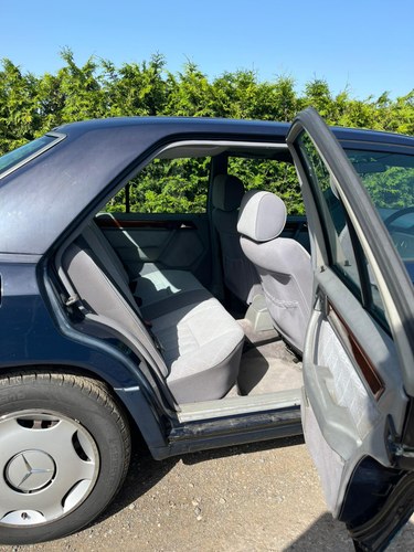 1995 Mercedes-Benz E220 Manual W124 zum Verkauf (Bild 15 von 116)