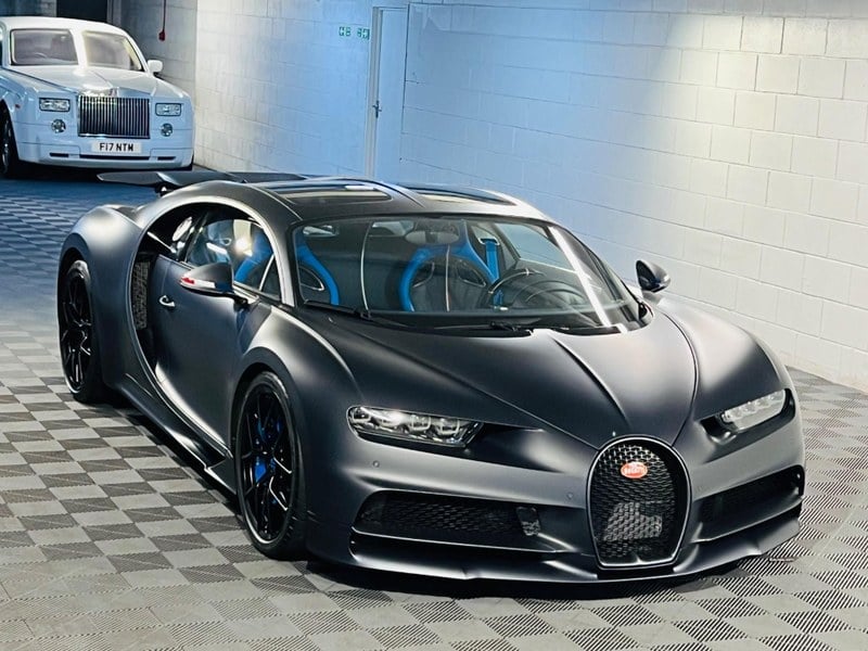 2023 Bugatti Chiron - 1 2023 Bugatti Chiron - 1