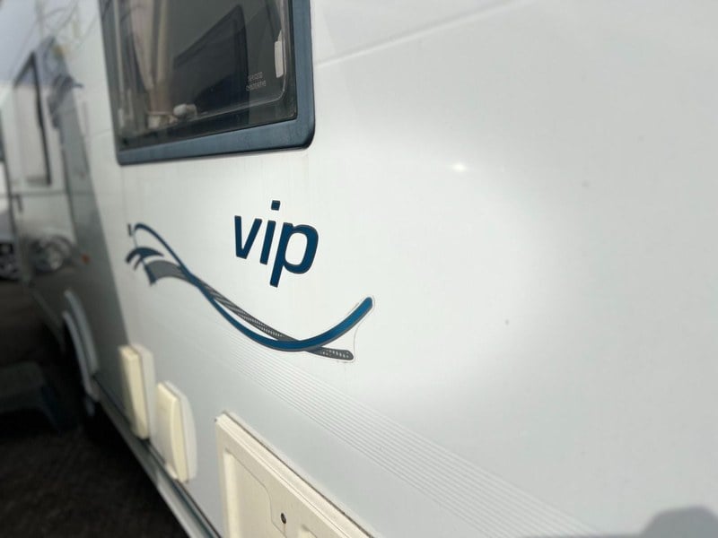 2009 Coachman VIP 520 - 2 2009 Coachman VIP 520 - 2