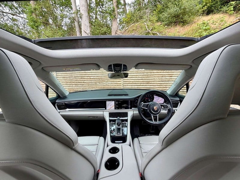 2016 Porsche Panamera - 2 2016 Porsche Panamera - 2