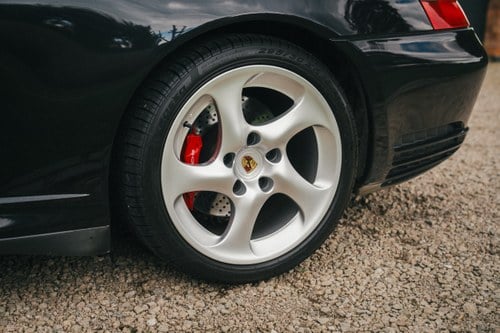 2005 Porsche 911 Carrera 4S till salu (bild 32 av 175)
