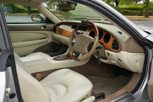 2003 Jaguar XK8 4.2 Coupe X100 à vendre (picture 8 of 180)
