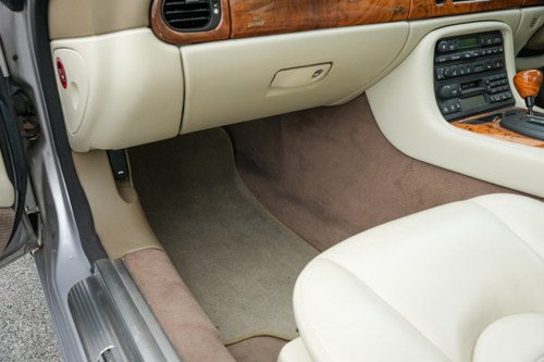 2003 Jaguar XK8 4.2 Coupe X100 à vendre (picture 62 of 180)