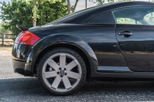 2005 Audi TT Coupe 3.2 V6 Quattro Te koop (foto 9 van 177)