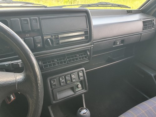 1990 Volkswagen Golf GTI zum Verkauf (Bild 28 von 40)