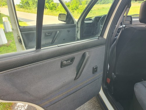 1990 Volkswagen Golf GTI zum Verkauf (Bild 29 von 40)
