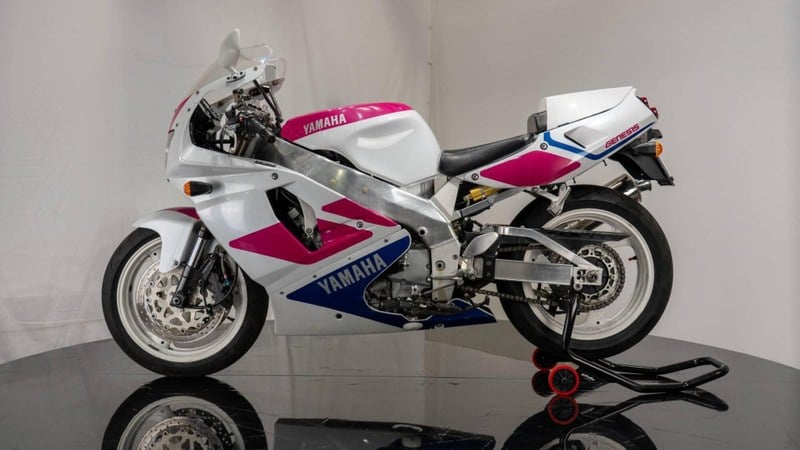 1995 Yamaha YZF 750R - 2 1995 Yamaha YZF 750R - 2