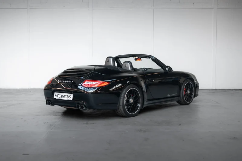 2011 Porsche 911 - 2 2011 Porsche 911 - 2